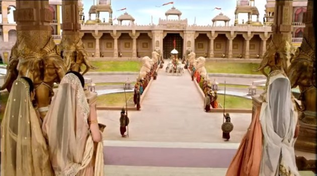 кадр Махабхарата царь с женой подъезжает ко дворцу